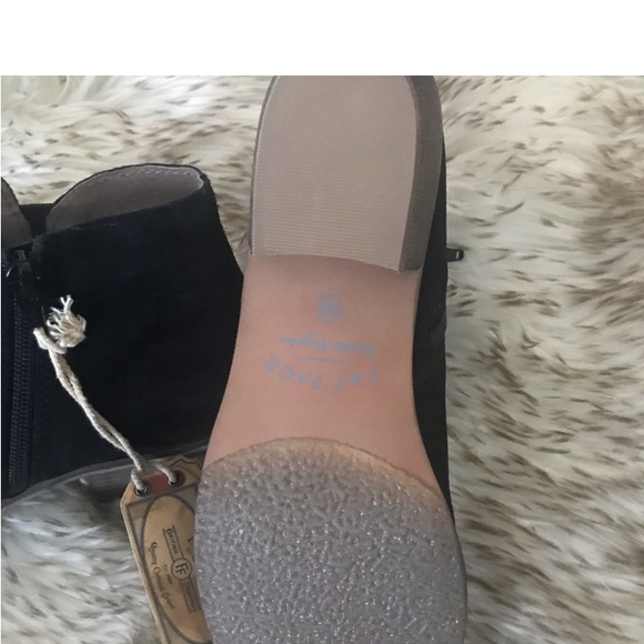 NWT Fat Face U.K. Suede Boots - Picture 7 of 8
